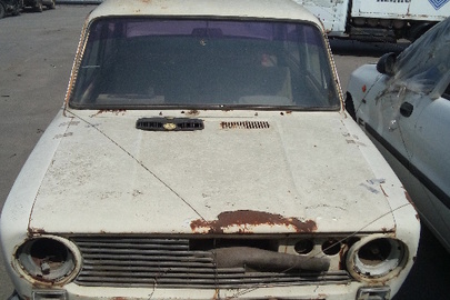 Колісний транспортний засіб: легковий седан, марка ВАЗ, модель 2101 , ДНЗ ВІ1845АВ, рік випуску 1974, білого кольору