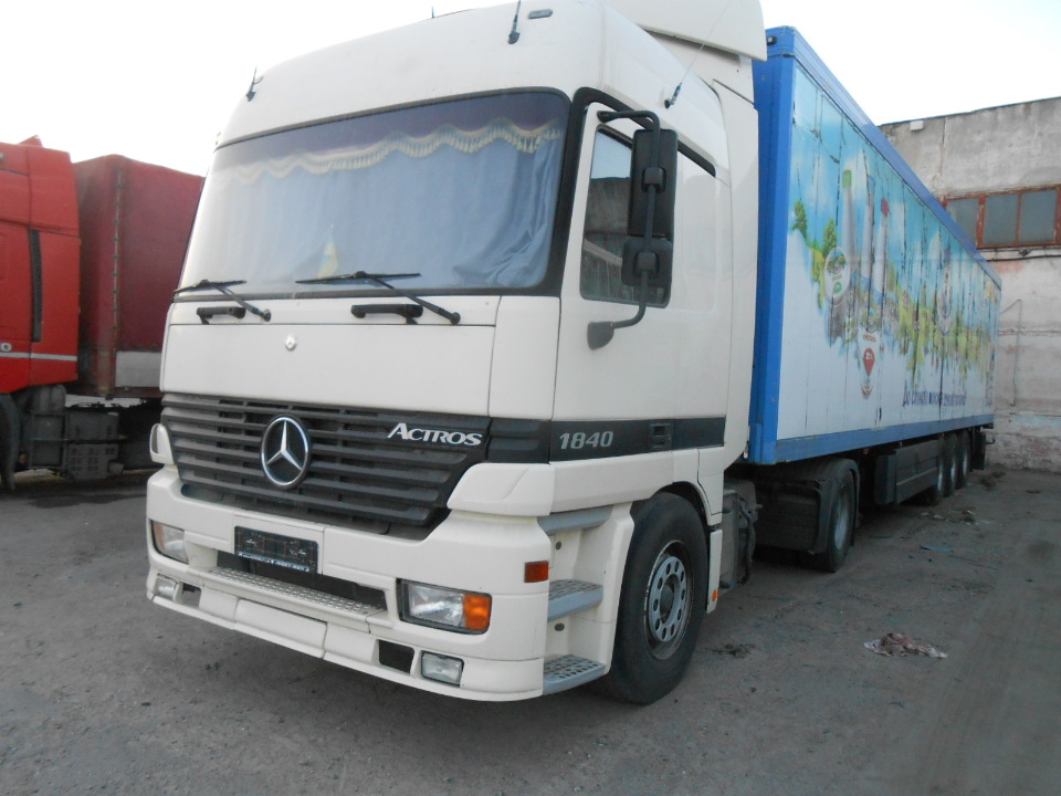 Колісний транспортний засіб: марки Mercedes-Benz, модель 1840, ДНЗ ВІ2122АН, білого кольору, 1997 року випуску № шасі WDB9540331К252569 та № двигуна 54192300013044