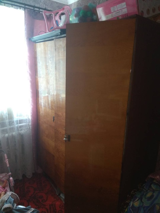 Шафи для одягу, в кількості  2 шт.