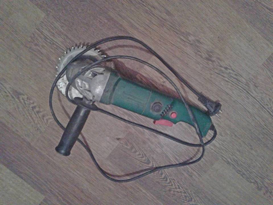 Болгарка  Defender G 21-125 зеленого кольору, серійний номер 20150907497