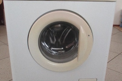 Пральна машина Electrolux, модель ЕWS1046, білого кольору