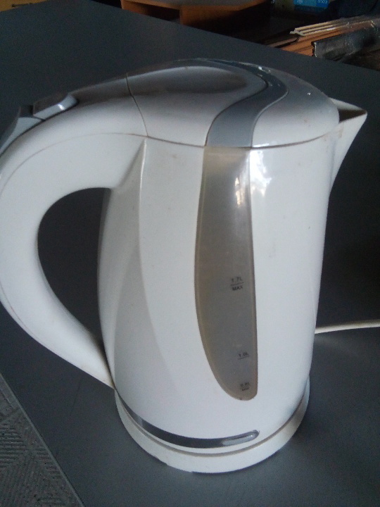 Електричний чайник STENSON, модель МЕ - 0628, білого кольору