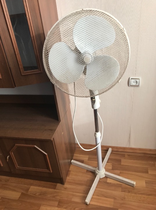 Вентилятор Saturn ST 1262, білого кольору