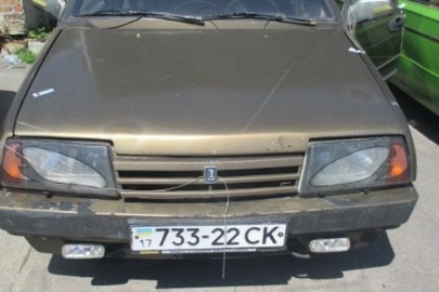 Колісний транспортний засіб: легковий седан - В, марки ВАЗ модель 21099, реєстраційний номер 73322СК, 1994 року випуску, коричневого кольору, кузов № ХТА210990R1487045