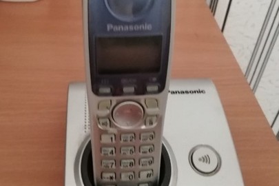 Стаціонарний телефон PANASONIK металевого кольору