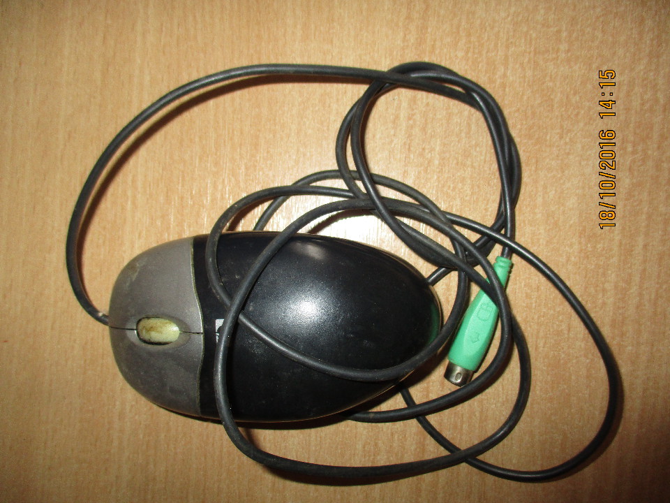 Комп'ютерна мишка, чорно-сірого кольору