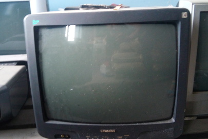 Телевізор з пультом, марки Samsung, чорного кольору