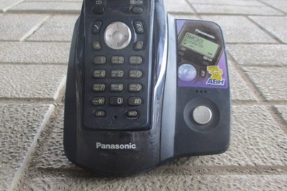 Радіотелефон Panasonic чорного кольору