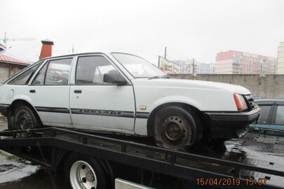 Колісний транспортний засіб: легковий комбі - В, марки Opel Ascona 1.8, ДНЗ 61362СК,  рік випуску 1983, кузов № WOJ000084D1279174, колір сірий