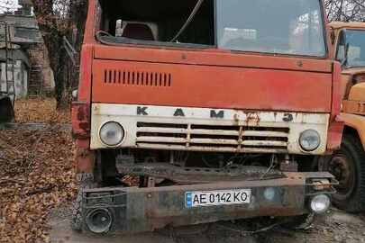 Спеціальний вантажний сідловий тягач -Е:КАМАЗ 5410, 1981 р.в., червоного кольору, ДНЗ:АЕ0142КО, VIN -068181