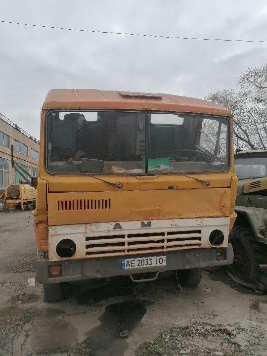 Автомобіль марки Камаз 5511 , 1984 р.в., тип - спеціалізований вантажний самоскид, помаранчевого кольору, ДНЗ:АЕ2033ІО, VIN - 185143