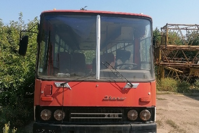 Автобус IKARUS 256, 1990 року випуску, реєстраційний номер АЕ2546АВ, колір червоний, VIN/номер шасі (кузова, рами): 2567419900015