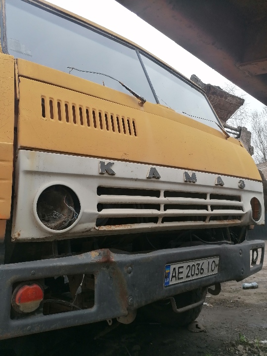 Спеціальний вантажний: КАМАЗ 55111, 1989 р. в., тип - спеціалізований вантажний самоскид, помаранчевого кольору, ДНЗ:АЕ2036ІО, VIN - XTC551110K0020677
