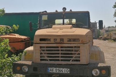 Спеціальний вантажний: КРАЗ 65101, 1994 р.в., тип - спеціалізований вантажний бортовий - С, бежевого кольору, ДНЗ:АЕ0164ІО, VIN - X1C651010R0770742