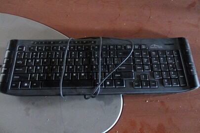 Клавіатура чорно-сірого кольору, марки SP, б/к, робочий стан не перевірявся 