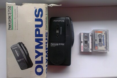 Диктофон марки Olympus модель Pearl corder S702, чорного кольору з 2-ма касетами, б/к, робочий стан не перевірявся