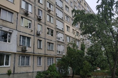 ІПОТЕКА. Двокімнатна квартира загальною площею 45,6 кв.м., житловою площею 27,4  кв.м., що розташована за адресою: м. Київ, проспект Тичини Павла, будинок 28, квартира 58