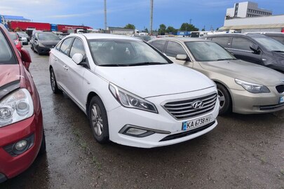 Транспортний засіб HYUNDAI SONATA, 2015 року випуску, білого кольору, ДНЗ: KA6738HI, VIN: KMHE341DBFA147894, категорія: легковий