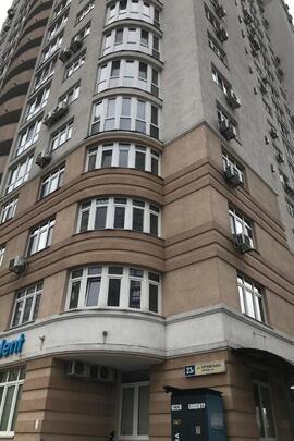 П’ятикімнатна квартира, загальною площею: 133,5 кв.м., житловою площею: 74,6 кв.м., що знаходиться за адресою: м. Київ, вулиця Урлівська, будинок 23-Г, квартира 237, реєстраційний номер об’єкта нерухомого майна: 1109298780000