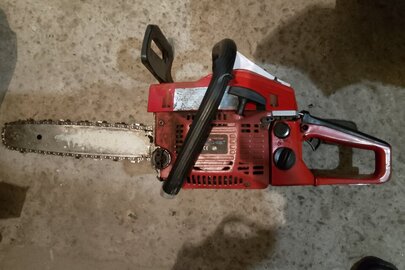 Конфісковане майно за рішенням суду: Бензопила у корпусі червоного кольору з короткою шиною, з позначенням GL4500М, (б/в)