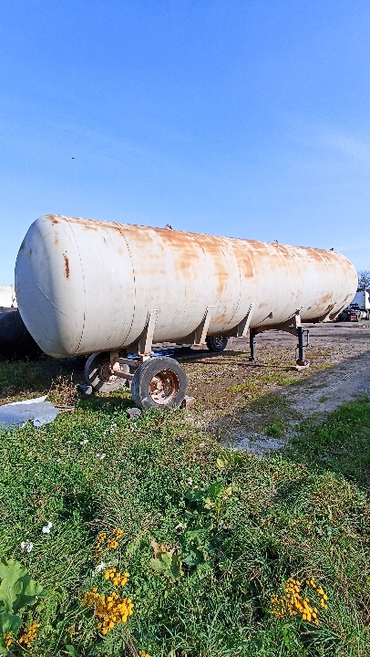 Автоцистерна для перевезення  зріджених вуглеводневих газів  об'ємом 42,6 м. куб.