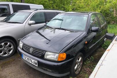 Транспортний засіб марки Volkswagen Polo, 1995 року випуску, реєстраційний номер ТХ2976АМ, № кузова WVWZZZ6NZSY164914, чорного кольору, об’єм двигуна 1600 см. куб., тип пального - бензин