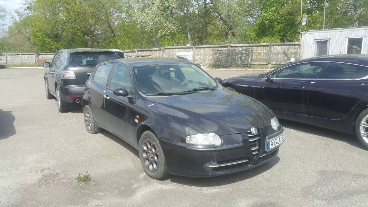 Транспортний засіб марки Alfa Romeo 147, 2003 року випуску, реєстраційний номер KGJ830, № кузова ZAR93700003146116, чорного кольору, об’єм двигуна 1910 см. куб., тип пального - дизель