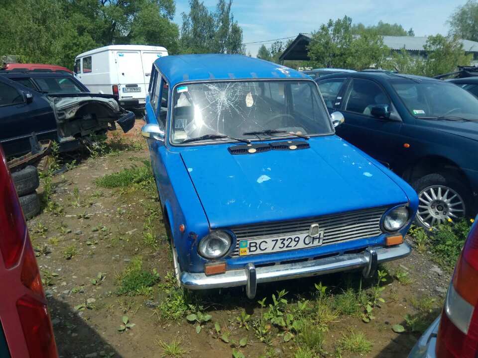 Транспортний засіб марки ВАЗ 2102, реєстраційний номер BC7329CH, 1983 року випуску, синього кольору, тип палива - бензин, об'ємом двигуна 1198 см3, коробка передач - механічна, № кузова ХТН210200Е0617185