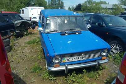 Транспортний засіб марки ВАЗ 2102, реєстраційний номер BC7329CH, 1983 року випуску, синього кольору, тип палива - бензин, об'ємом двигуна 1198 см3, коробка передач - механічна, № кузова ХТН210200Е0617185
