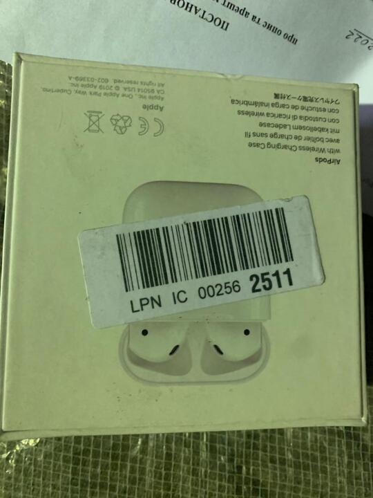 Бездротові навушники з маркуванням Apple АіrРоds, в заводській упаковці, Serial № H26CGKV6JMMT - 1 шт. Без ознак використання