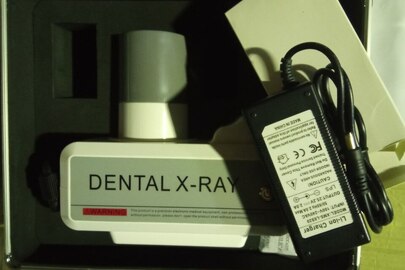 Пристрій з маркуванням: DENTAL X-RAY High Freguency Portable Dental X-ray Maachine Z-HF20 (новий в футлярі) - 1 шт. Пристрій з маркуванням: PORTABLE DENTALX-RAY UNIT Classification:IEC CLASS II B type Serial No:202009 47 (новий у футлярі) - 1шт.