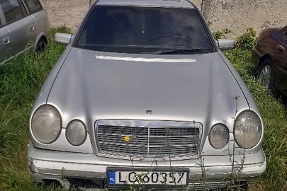 Легковий автомобіль "Mercedes-Benz E220", 1997 року виготовлення, сірого кольору, ДНЗ LC60357, номер кузова: WDB2100041A385679