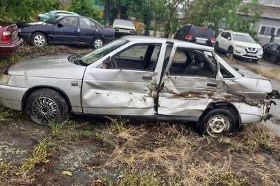 Легковий автомобіль марки ВАЗ 21101, реєстраційний номер 4763РА7, сірого кольору, 2006 року виготовлення, кузов № ХТА21101071017069