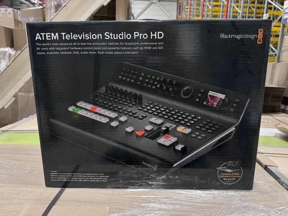 Пульт Blackmagic ATEM Television Studio PRO HD у к-сті 1 шт. зберігається у відкритій коробці без ознак використання