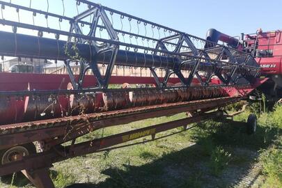 Жатка зернова CASE IH 3050 7,6 метрів, червоного кольору, заводський номер відсутній (збитий)