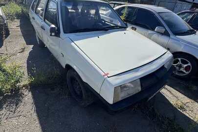 Колісний транспортний засіб марки ВАЗ модель 2109 (легковий седан - В), рік виробництва 1989, номер кузова № ХТА210900L0584374, бежевого кольору, ДНЗ ВМ8397АХ