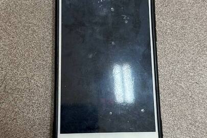 Конфіскація майна за рішенням суду: мобільний телефон Xiaomi Mi Max 2, білого кольору, б/в