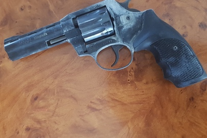 Револьвер Safari Magnum РФ 440 серії ХМ 35427 калібру  4 мм