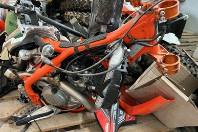 Мотоцикл іноземного виробництва, марки «КТМ», модель «КТМ 300 ЕХС ТРІ», в розібраному стані, без р.н.з., номер кузова VBKGSA202KM352275, рік випуску - 2018