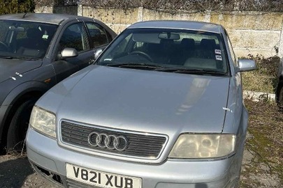 Легковий автомобіль марки «AUDI», модель «А6», реєстраційний номерний знак Великобританії V821XUB, VIN:WAUZZZ4BZYN007485, 1997 року виготовлення, сірого кольору
