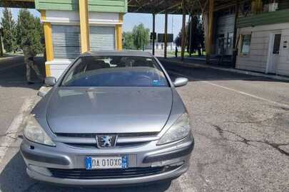 Легковий автомобіль марки "PEUGEOT", моделі "607", номер кузова № VF39D4HXE92120284, державний реєстраційний знак Італії DA010XG, 2006 року виготовлення, сірого кольору