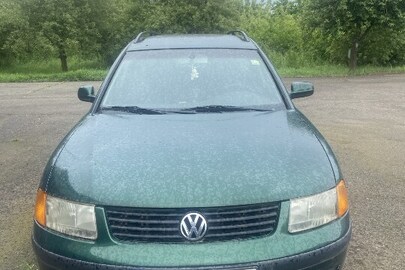 Легковий автомобіль марки «Volkswagen», моделі «Passat», кузов № WVWZZZ3BZYE277533 , реєстраційний номерний знак Румунії SM28GAB, рік випуску 2000, колір - зелений