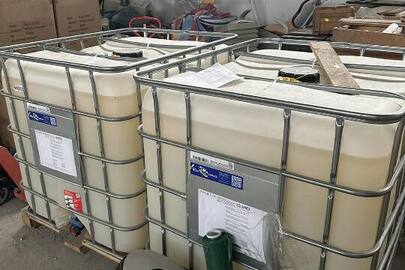 Катіоновий поліакриламід марки CATFLOC C 790 торговельна марка AQUAPROX, країна виробництва невідома, в двох пластикових ємкостях, 2100 кг