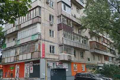 1/3 частина трикімнатної квартири загальною площею 59.9 кв.м., житловою площею 40.8 кв.м., що розташована за адресою: м. Київ, вулиця Поповича Космонавта, будинок 16, квартира 120