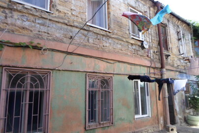 Двокімнатна квартира загальною площею 29,6 кв.м., за адресою: м. Одеса, вул. Б. Хмельницького, 78, кв. 18
