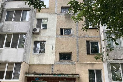 1/4 частина квартири, загальна площа (кв.м): 56,3, житлова площа (кв.м): 30,0, за адресою: Одеська обл., м. Теплодар, вул. Комунальна, буд. 17, кв. 33