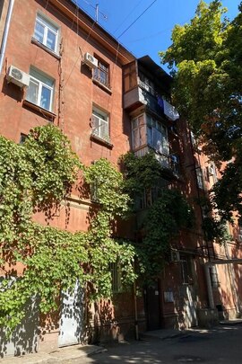 1/3 частина квартири, загальна площа (кв.м): 54,0, житлова площа (кв.м): 32,0, за адресою: Одеська обл., м. Одеса, вул. Середньофонтанська, буд. 32, кв. 68