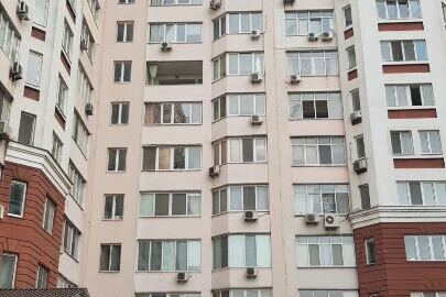 Квартира, загальна площа 151,4 кв.м., житлова площа 86,8 кв.м., за адресою: Одеська обл., Одеський р., м. Чорноморськ, провулок Хантадзе, будинок 4, квартира 106