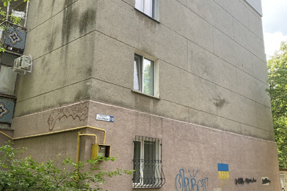 ІПОТЕКА. 1/4 частина квартири, загальна площа (кв.м): 81,5, житлова площа (кв.м): 51, за адресою: Одеська обл., м. Одеса, проспект Князя Ярослава Мудрого (колишня назва – проспект Глушка академіка), буд. 10, кв. 11