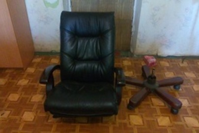 Крісло офісне, шкіряне